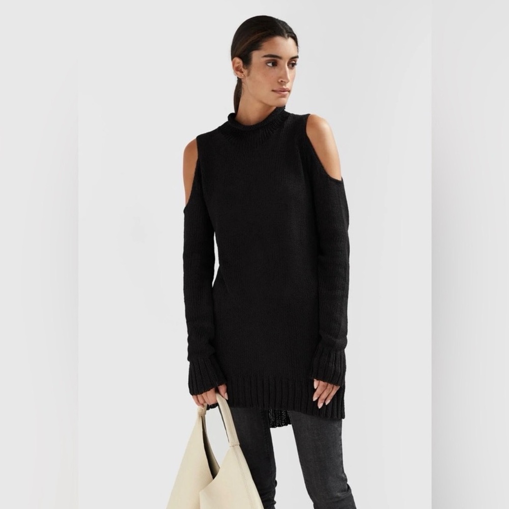 Marcella Moda Cold Shoulder Tunic Knit Sweater